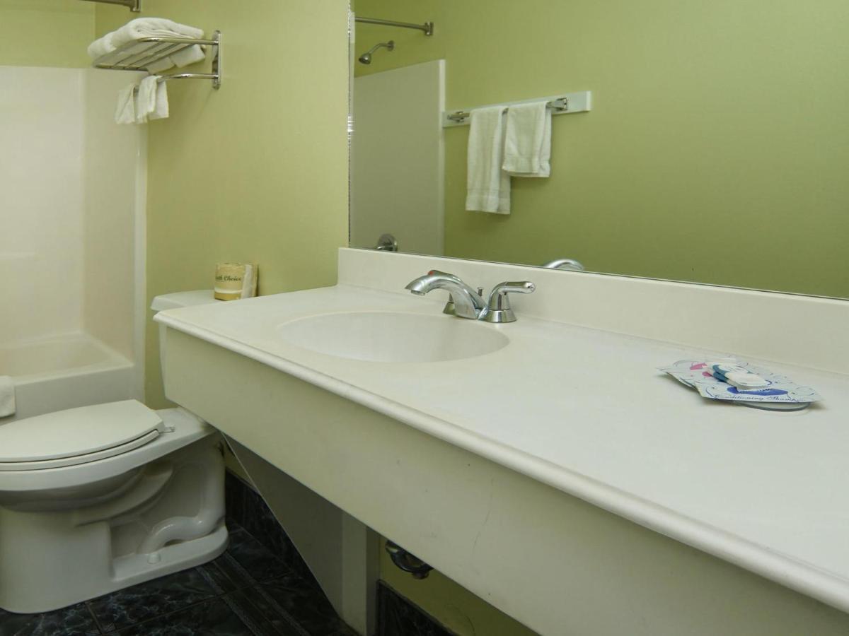 Quality One Motel Weatherford Esterno foto