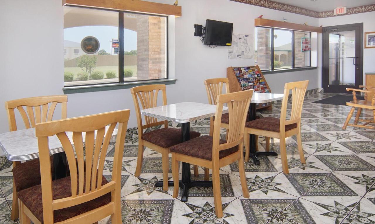 Quality One Motel Weatherford Esterno foto