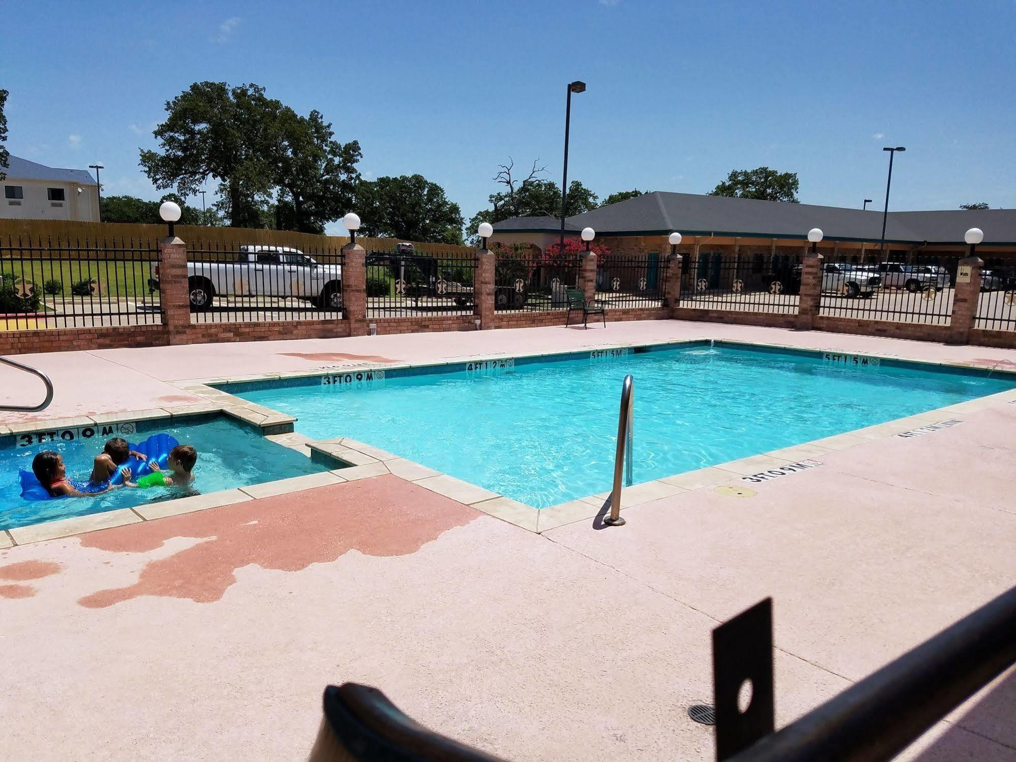 Quality One Motel Weatherford Esterno foto