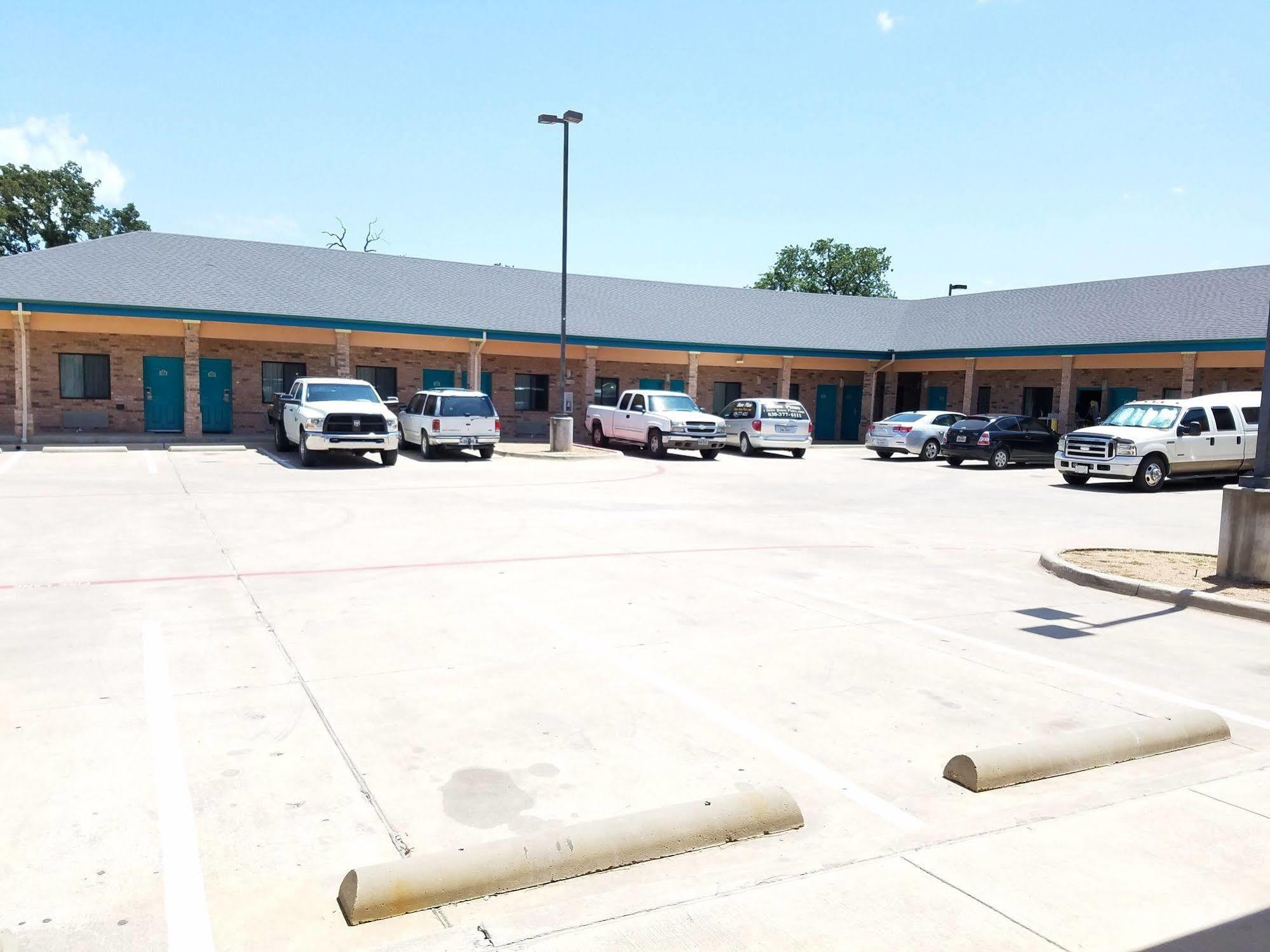 Quality One Motel Weatherford Esterno foto